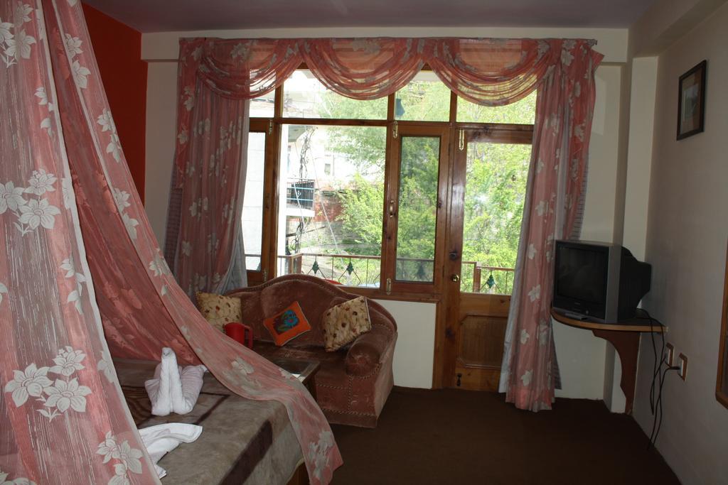 Hotel Ocean Blue Manali Exterior photo